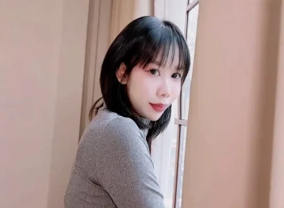Cô gái trẻ xinh đẹp thuê nhà rồi phang nhau với chủ